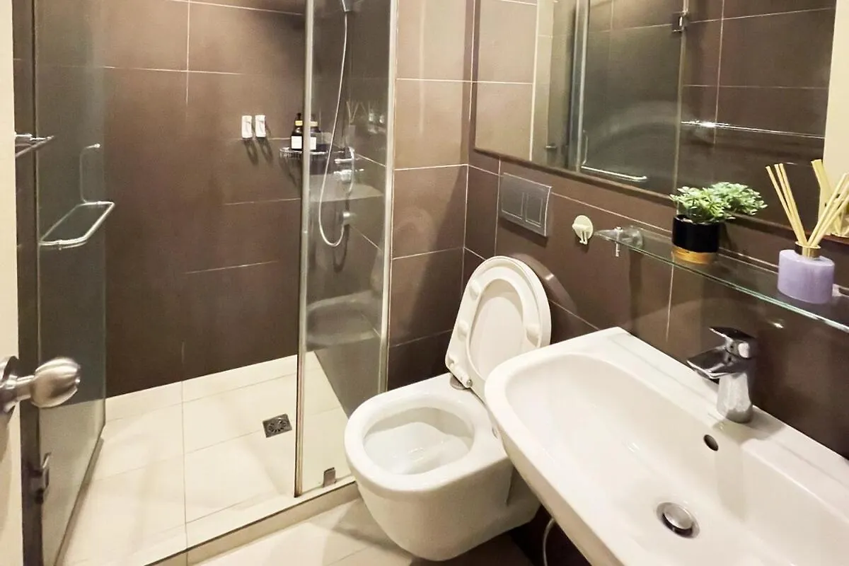 The Serene Escape Ph Rockwell Balcony View 1Br Manila 0*,
