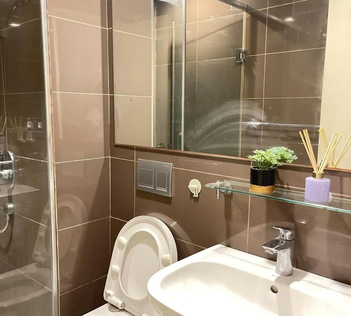 The Serene Escape Ph Rockwell Balcony View 1Br Manila Apartment