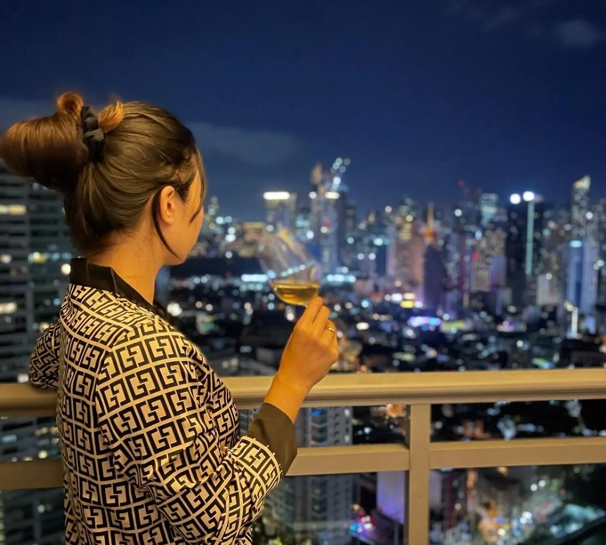 The Serene Escape Ph Rockwell Balcony View 1Br Manila 0*,  Philippines