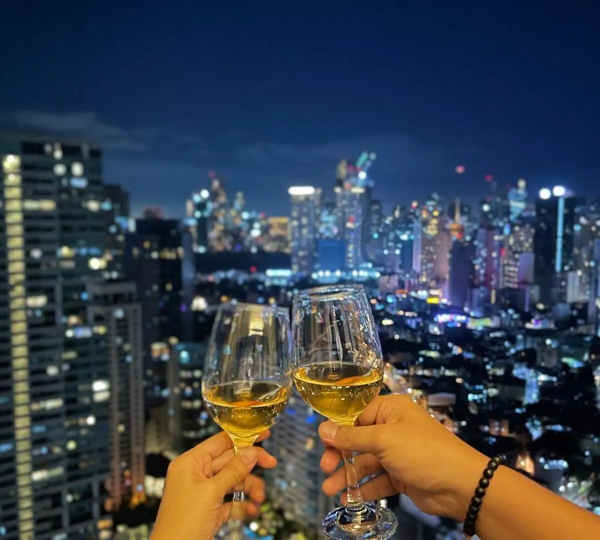 The Serene Escape Ph Rockwell Balcony View 1Br Manila 0*,