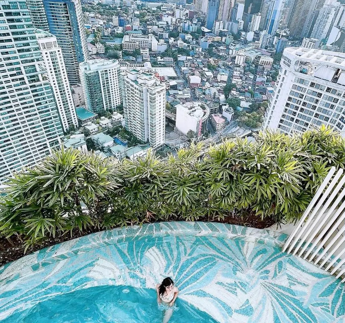 The Serene Escape Ph Rockwell Balcony View 1Br Manila Philippines