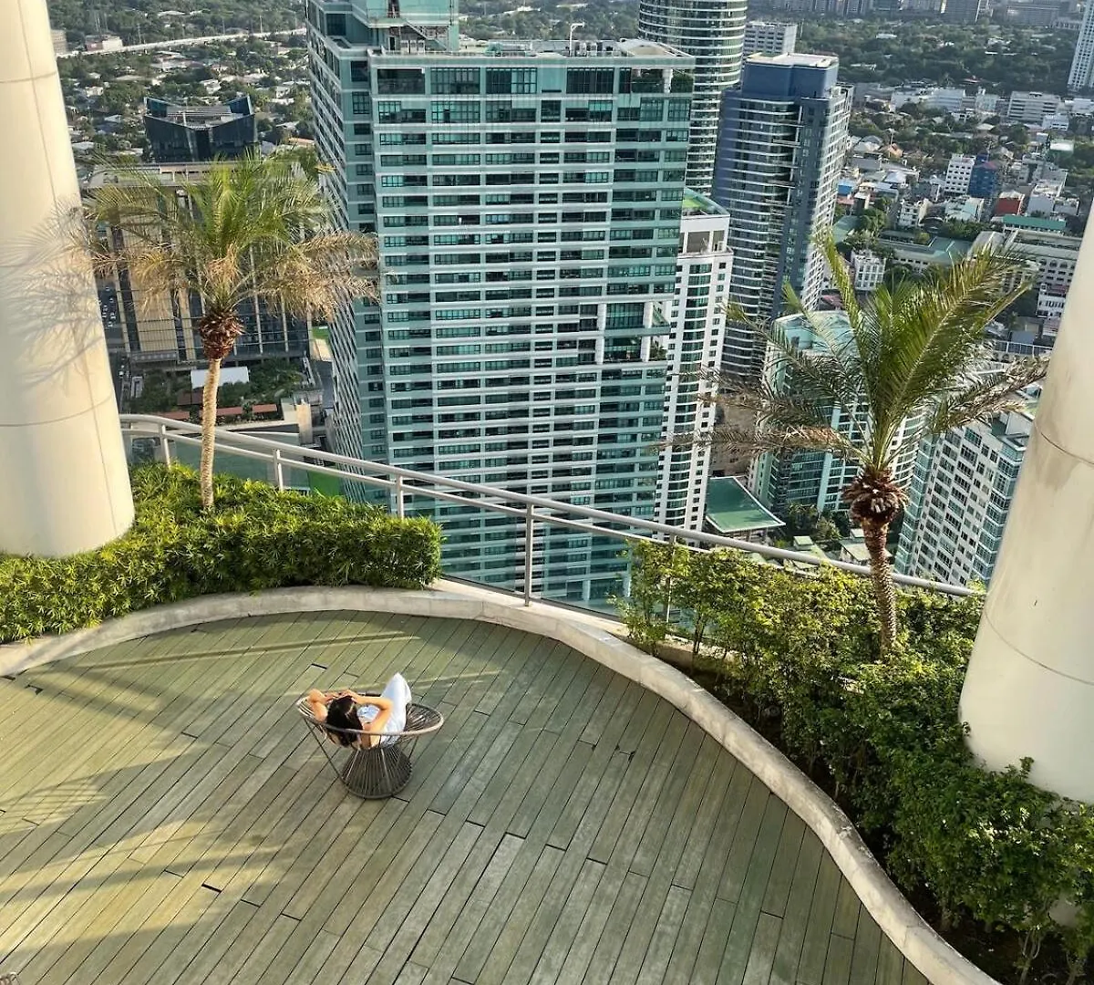 The Serene Escape Ph Rockwell Balcony View 1Br Manila Apartment