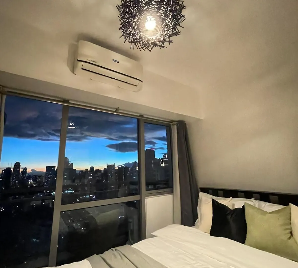 The Serene Escape Ph Rockwell Balcony View 1Br Manila Apartment